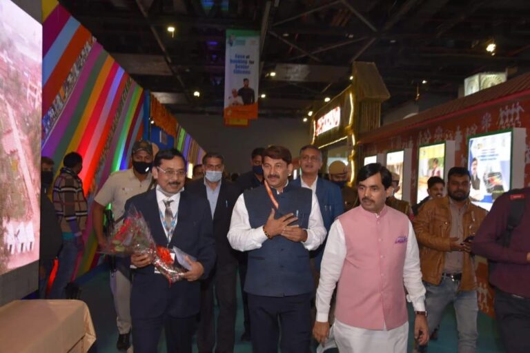 Me with Shri. Syed Shahnawaz Hussain (Former Member of the Lok Sabha and Shri. Manoj Tiwari (Member of the Lok Sabha)